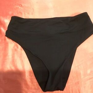 Wild Isles Swimwear Black Bottom Size 6/8